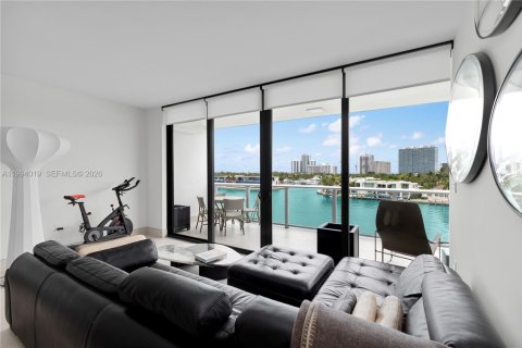 Condominio en venta en Bay Harbor Islands, Florida, 4 dormitorios, 195.56 m2 № 2060531 - foto 9