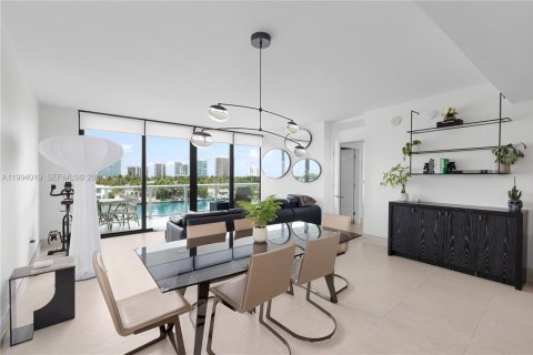 Condominio en venta en Bay Harbor Islands, Florida, 4 dormitorios, 195.56 m2 № 2060531 - foto 11