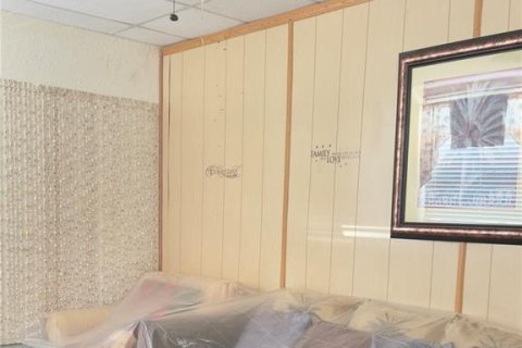 House in Merrit Island, Florida 5 bedrooms, 279.45 sq.m. № 2098912 - photo 2