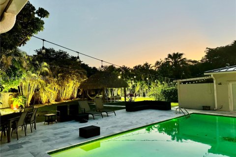 Casa en venta en Miami, Florida, 4 dormitorios, 312.89 m2 № 1776449 - foto 20