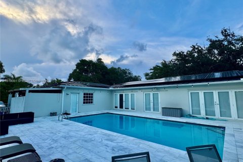 Casa en venta en Miami, Florida, 4 dormitorios, 312.89 m2 № 1776449 - foto 26