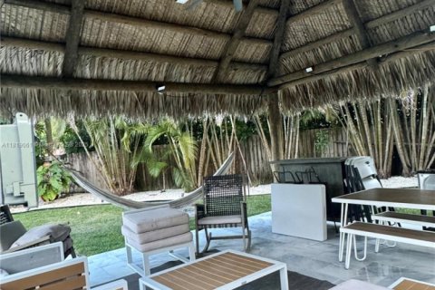 Casa en venta en Miami, Florida, 4 dormitorios, 312.89 m2 № 1776449 - foto 25