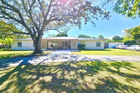 Casa en venta en Miami, Florida, 4 dormitorios, 312.89 m2 № 1776449 - foto 1