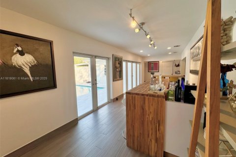 Casa en venta en Miami, Florida, 4 dormitorios, 312.89 m2 № 1776449 - foto 8