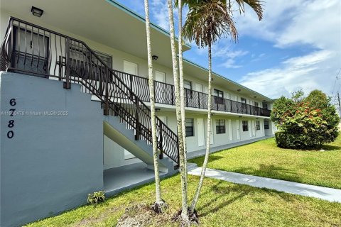 Condo à Miami, Floride, 1 chambre  № 1953073