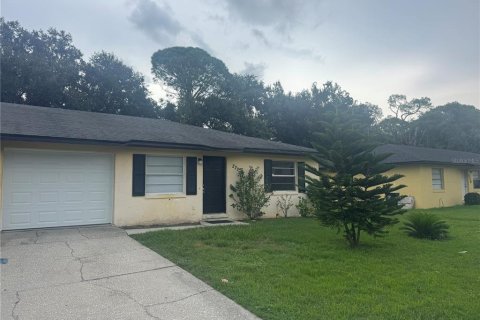 Apartment in Lakeland, Florida 2 bedrooms, 120.03 sq.m. № 1906896 - photo 1