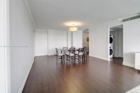 Condo in Miami Beach, Florida, 2 bedrooms  № 1959289 - photo 6