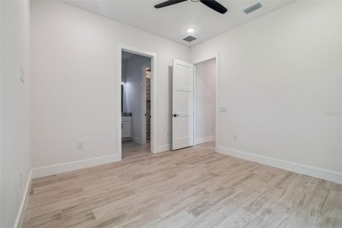 House in Plant City, Florida 4 bedrooms, 255.95 sq.m. № 1852673 - photo 27