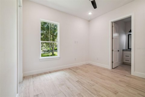 House in Plant City, Florida 4 bedrooms, 255.95 sq.m. № 1852673 - photo 25