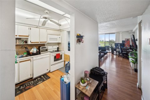 Купить кондоминиум в Норт-Майами, Флорида 1 спальня, 68.75м2, № 2018893 - фото 8