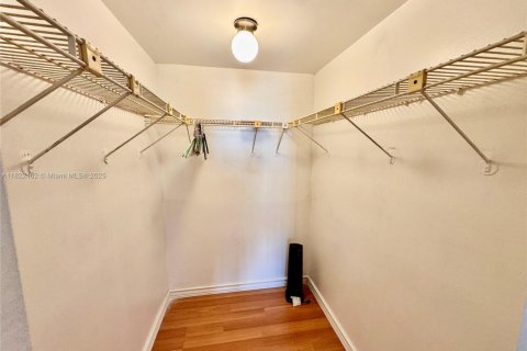 Купить кондоминиум в Норт-Майами, Флорида 1 спальня, 68.75м2, № 2018893 - фото 27