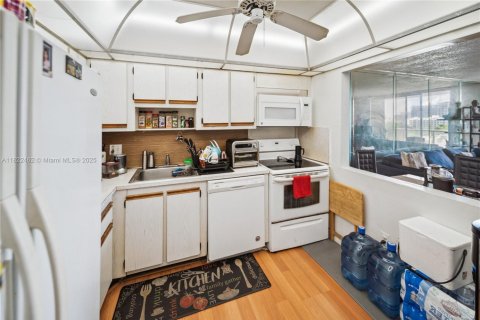 Купить кондоминиум в Норт-Майами, Флорида 1 спальня, 68.75м2, № 2018893 - фото 9