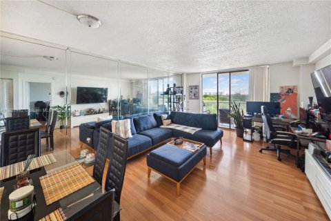 Купить кондоминиум в Норт-Майами, Флорида 1 спальня, 68.75м2, № 2018893 - фото 7