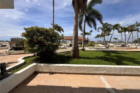 Купить кондоминиум в Норт-Майами, Флорида 1 спальня, 68.75м2, № 2018893 - фото 22