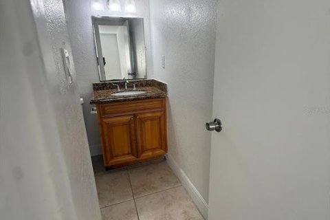Appartement à louer à Orlando, Floride: 2 chambres, 90.67 m2 № 2383851 - photo 12
