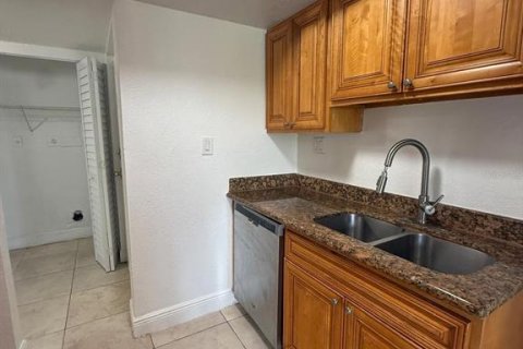 Appartement à louer à Orlando, Floride: 2 chambres, 90.67 m2 № 2383851 - photo 4