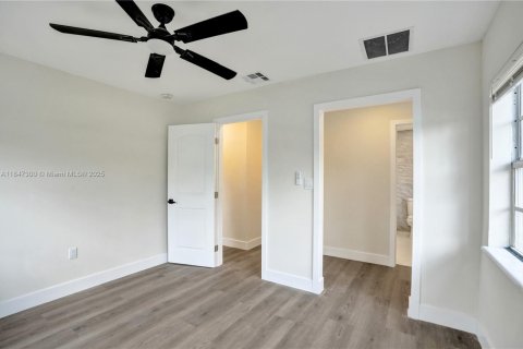 House in Sunrise, Florida 3 bedrooms, 93.37 sq.m. № 2035043 - photo 26