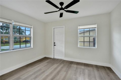 House in Sunrise, Florida 3 bedrooms, 93.37 sq.m. № 2035043 - photo 30