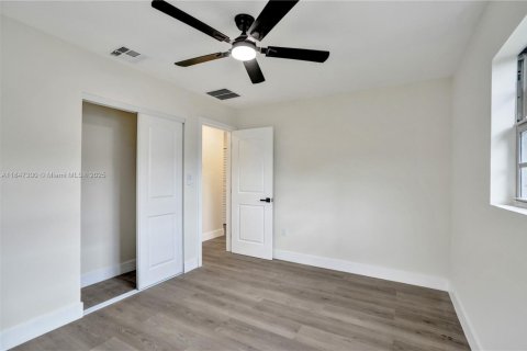 House in Sunrise, Florida 3 bedrooms, 93.37 sq.m. № 2035043 - photo 28