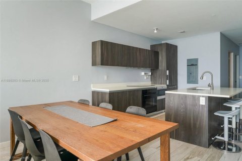 Купить кондоминиум в Майами, Флорида 2 спальни, 98.2м2, № 2042914 - фото 4