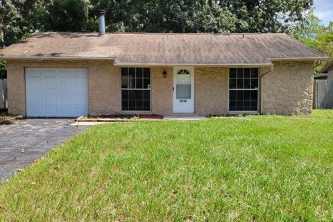 House in New Port Richey, Florida 2 bedrooms, 72 sq.m. № 1917469 - photo 1