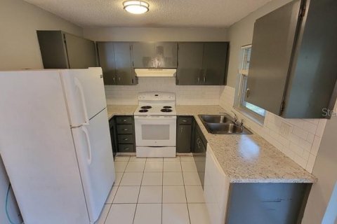 House in New Port Richey, Florida 2 bedrooms, 72 sq.m. № 1917469 - photo 11