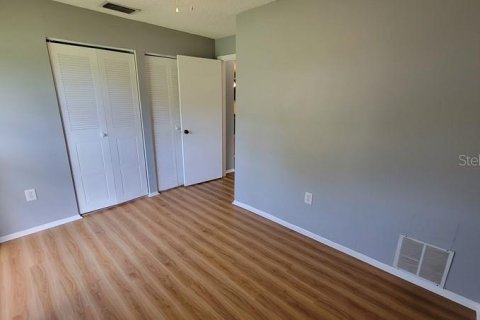 House in New Port Richey, Florida 2 bedrooms, 72 sq.m. № 1917469 - photo 16