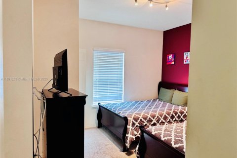 Adosado en venta en Kissimmee, Florida, 3 dormitorios № 1944110 - foto 14