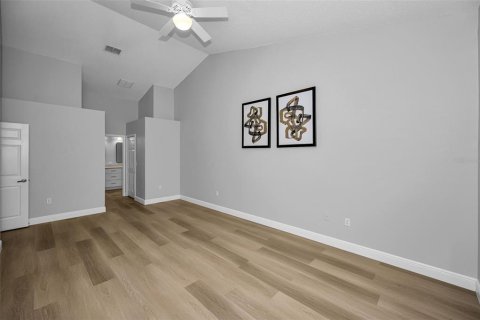 House in New Port Richey, Florida 2 bedrooms, 144.74 sq.m. № 2157681 - photo 13