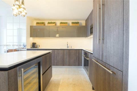 Condo in Miami, Florida, 2 bedrooms  № 1997081 - photo 8