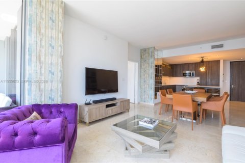 Condo in Miami, Florida, 2 bedrooms  № 1997081 - photo 6