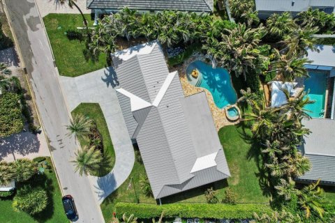House in Jupiter, Florida 3 bedrooms, 174.84 sq.m. № 2187383 - photo 24