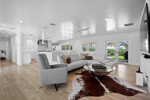 House in Jupiter, Florida 3 bedrooms, 174.84 sq.m. № 2187383 - photo 6