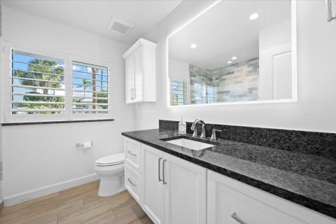 House in Jupiter, Florida 3 bedrooms, 174.84 sq.m. № 2187383 - photo 17