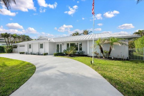 House in Jupiter, Florida 3 bedrooms, 174.84 sq.m. № 2187383