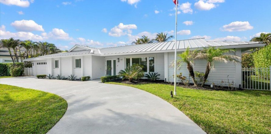 House in Jupiter, Florida 3 bedrooms, 174.84 sq.m. № 2187383