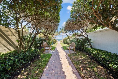 House in Jupiter, Florida 3 bedrooms, 174.84 sq.m. № 2187383 - photo 30