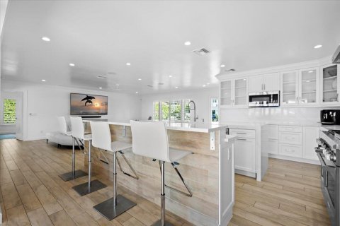 House in Jupiter, Florida 3 bedrooms, 174.84 sq.m. № 2187383 - photo 10