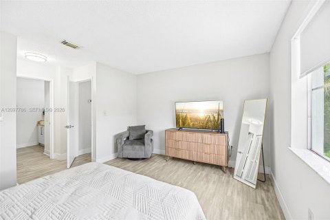 Condo in Doral, Florida, 3 bedrooms  № 2411729 - photo 25