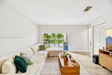 Condo in Doral, Florida, 3 bedrooms  № 2411729 - photo 6