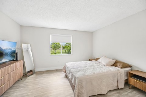 Condo in Doral, Florida, 3 bedrooms  № 2411729 - photo 23
