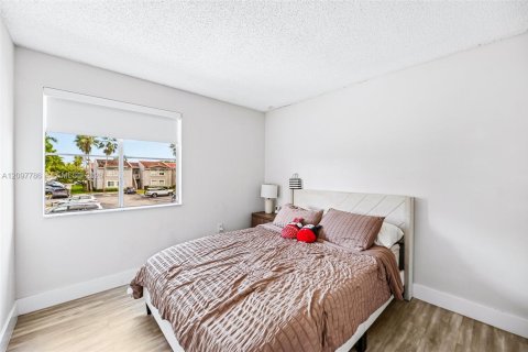 Condo in Doral, Florida, 3 bedrooms  № 2411729 - photo 14