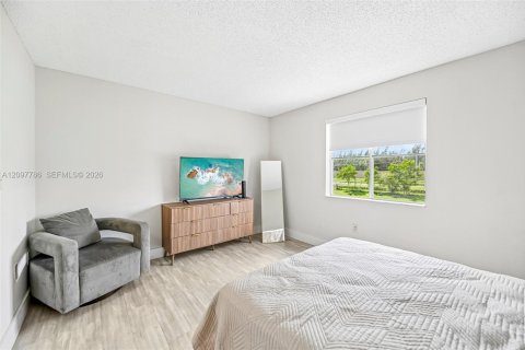 Condo in Doral, Florida, 3 bedrooms  № 2411729 - photo 24