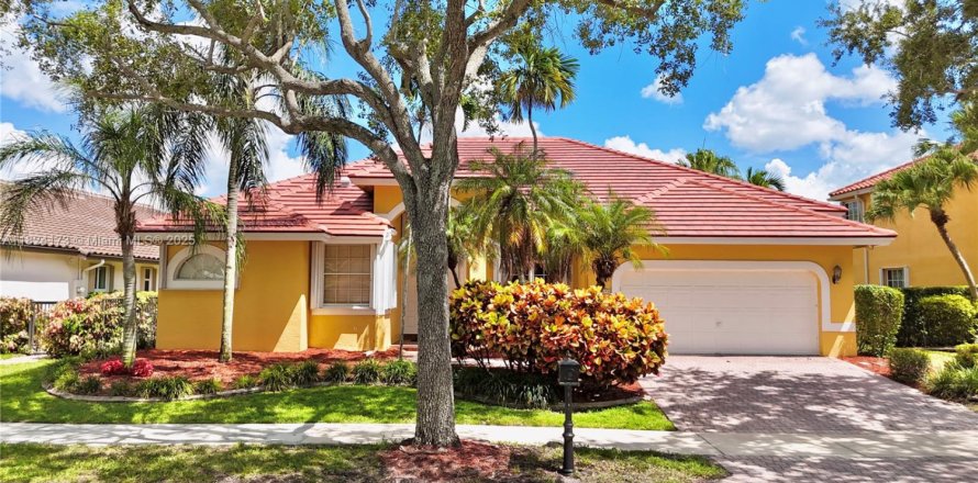 Casa en Weston, Florida 5 dormitorios, 238.39 m2 № 1807664