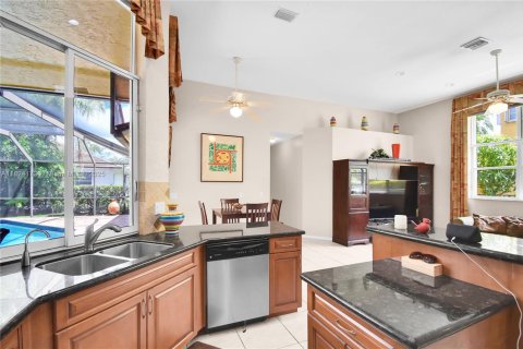 Casa en venta en Weston, Florida, 5 dormitorios, 238.39 m2 № 1807664 - foto 18