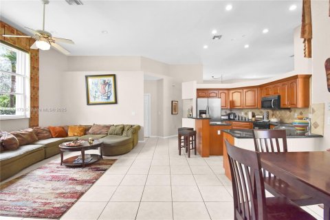 Casa en venta en Weston, Florida, 5 dormitorios, 238.39 m2 № 1807664 - foto 13