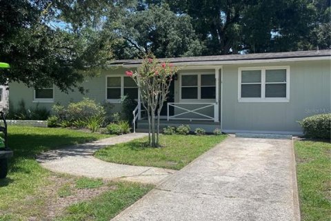 House in Winter Garden, Florida 4 bedrooms, 186.18 sq.m. № 1628433 - photo 1