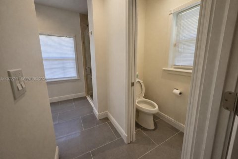 Villa ou maison à louer à Lehigh Acres, Floride: 3 chambres, 164.16 m2 № 2033172 - photo 14