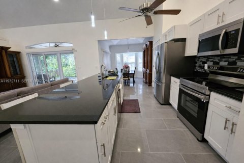 Villa ou maison à louer à Lehigh Acres, Floride: 3 chambres, 164.16 m2 № 2033172 - photo 5