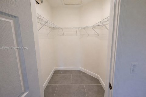 Villa ou maison à louer à Lehigh Acres, Floride: 3 chambres, 164.16 m2 № 2033172 - photo 18